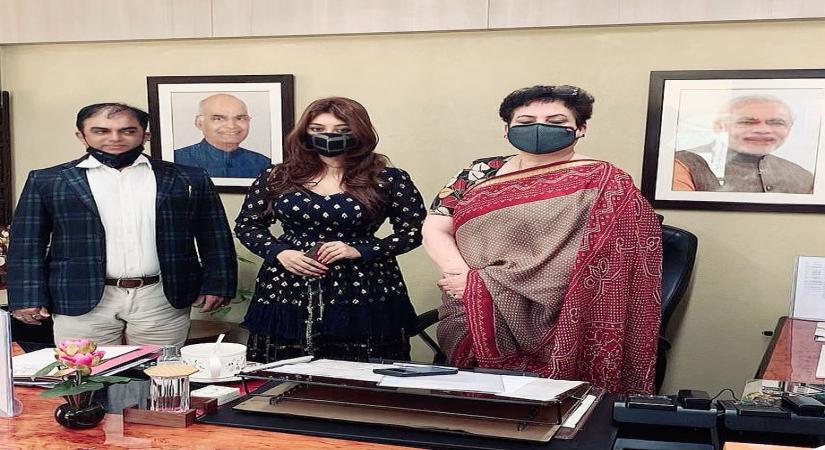 Payal Ghosh calls Anurag Kashyap a 'vulture'