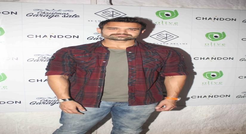 Mumbai, Oct. Oct 17 (IANS) The Oshiwara Police Station has registered a complaint alleging rape charges against veteran Bollywood actor Mithun Chakraborty's son and actor Mahaakshay alias Mimoh, an official said here on Saturday.