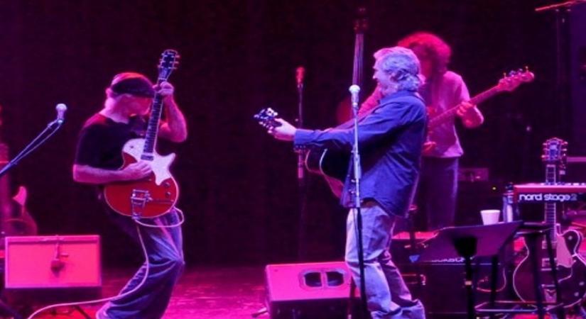 Jeff Bridges reveals he has been diagnosed with lymphoma.