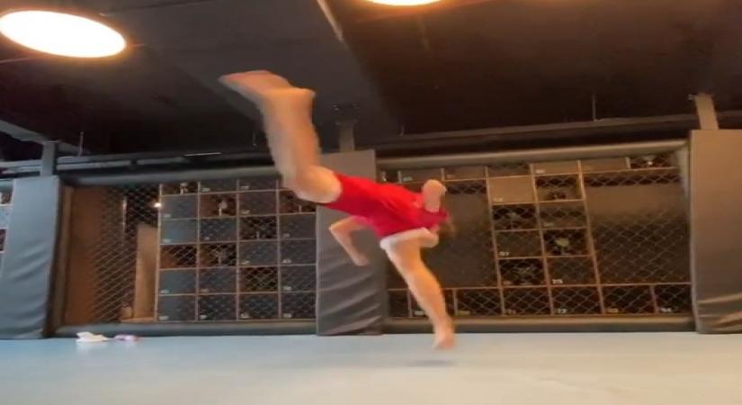 Disha Patani aces butterfly kick, Tiger Shroff is impressed.