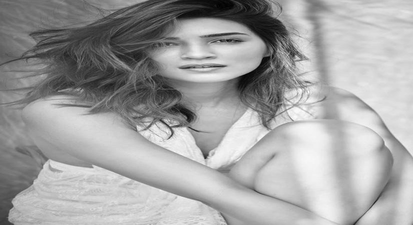 Kriti Sanon writes a new poem.