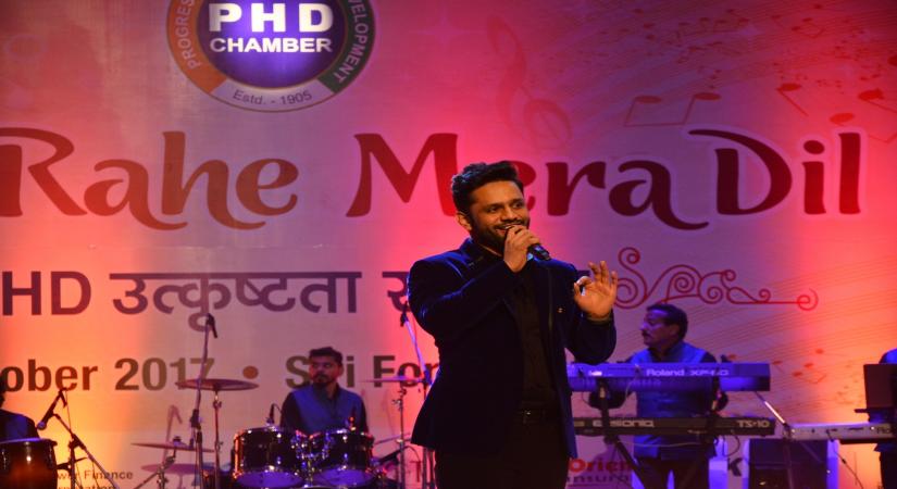 Bigg Boss 14: Twitterati support Rahul Vaidya after Pavitras misogyny charge