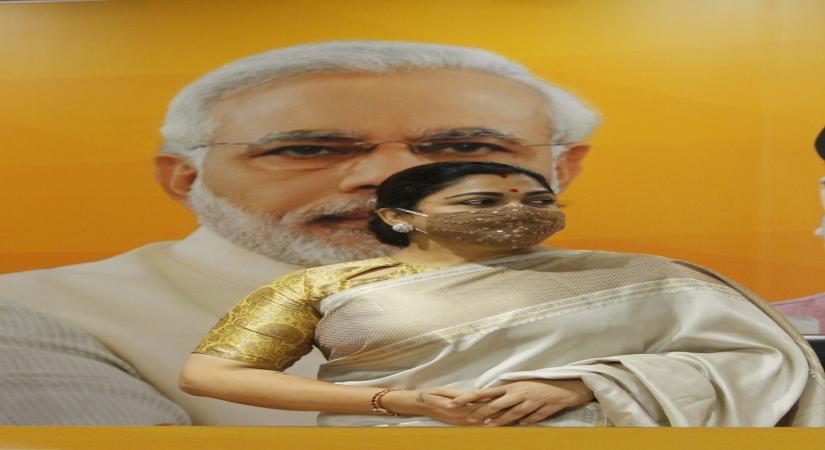 Actress Khushbu arrested on way to join BJP rally