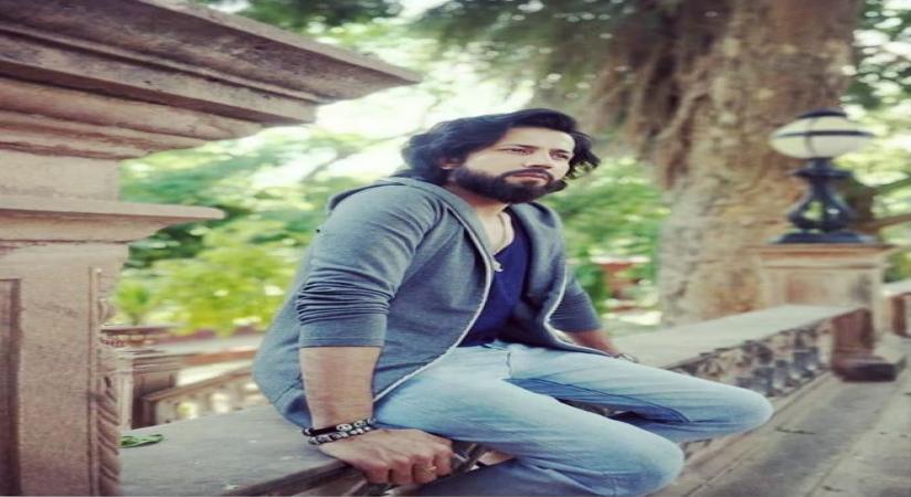 Sumeet Vyas sports new bearded look, impresses colleagues and fans