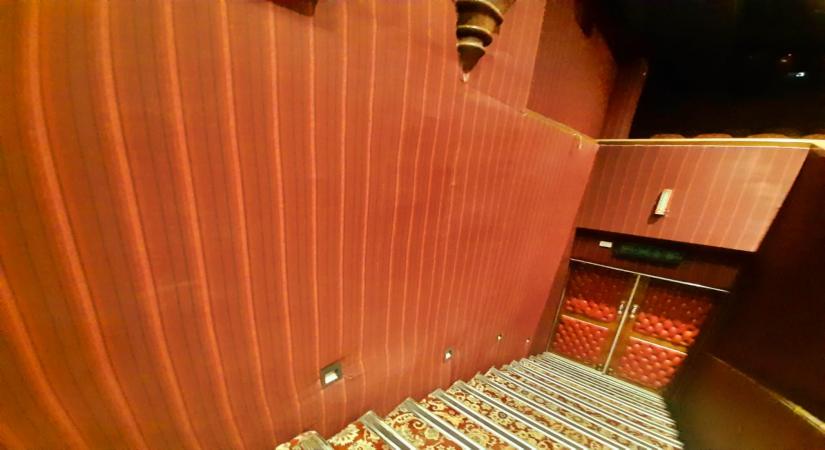 Cinemas to open in Delhi from Oct 15, santisation after each show