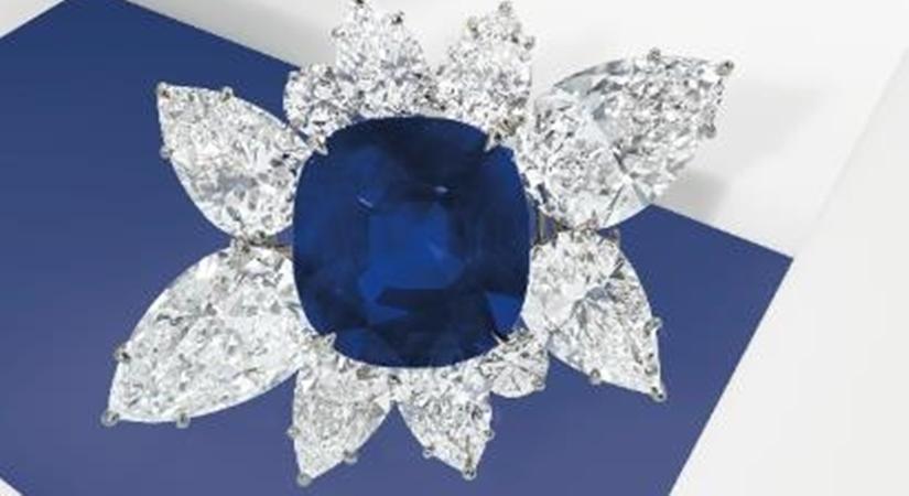 Property from an exceptional private collection an extraordinary Kashmir sapphire and diamond bracelet $5,000,000-7,000,000