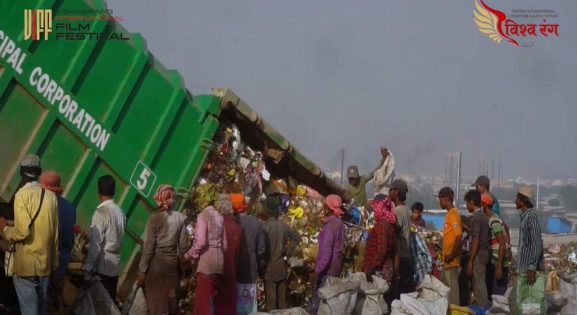 Docu-film 'Piranha' wins Best Short Film award at Vishwarang 2020.