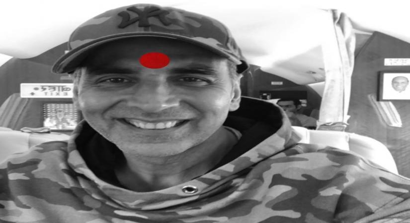 Akshay Kumar dons red bindi to promote 'Laxmii', netizens react'.