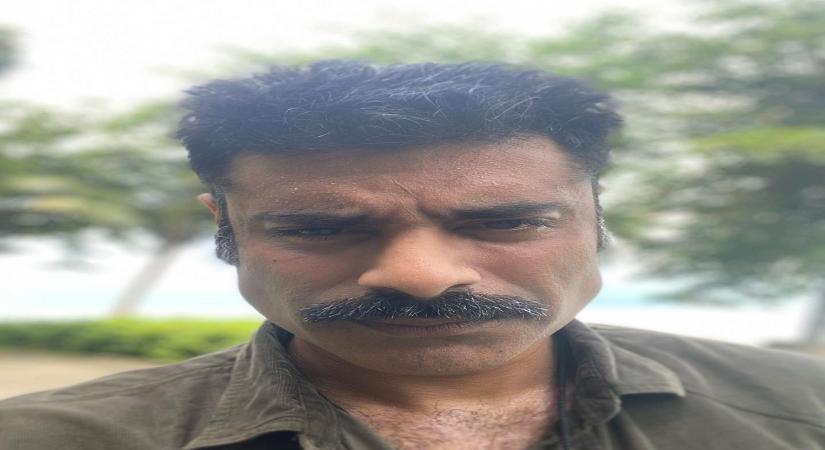 Sikandar Kher says he needs work.