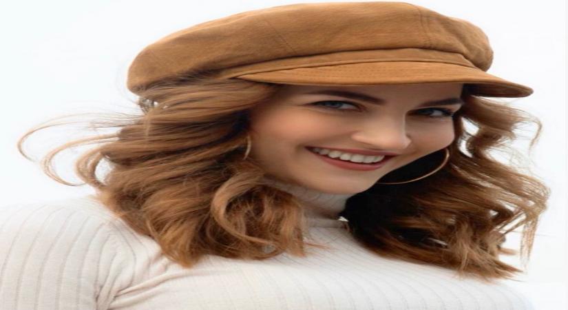 Elli AvrRam is back at pilates for fitness