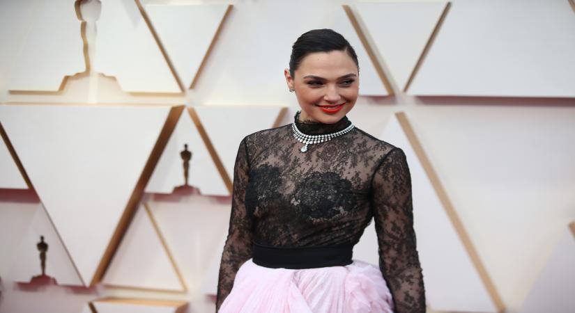 Gal Gadot enjoys nature at the farm