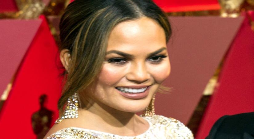 Chrissy Teigen shares daughters reaction to her late son Jacks ashes
