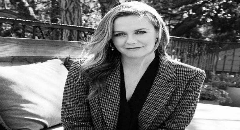 Alicia Silverstone. (Photo: Facebook/@AliciaSilverstone)