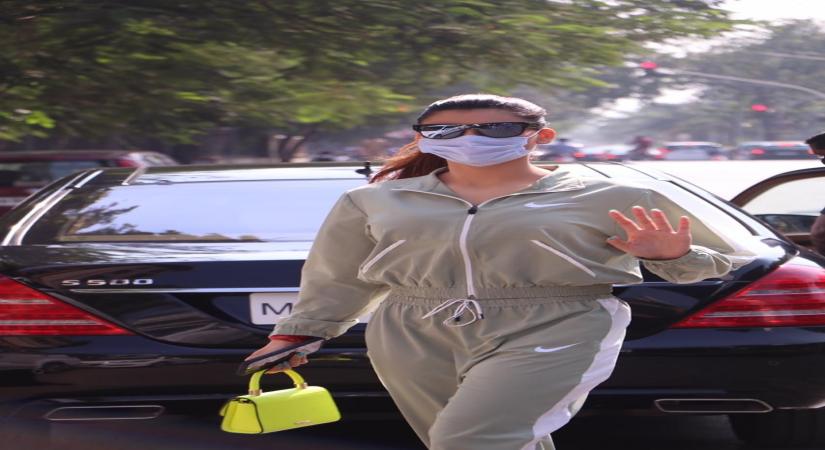 Mumbai: Actress Urvashi Rautela seen at Juhu in Mumbai on Dec 5, 2020. (Photo: IANS)