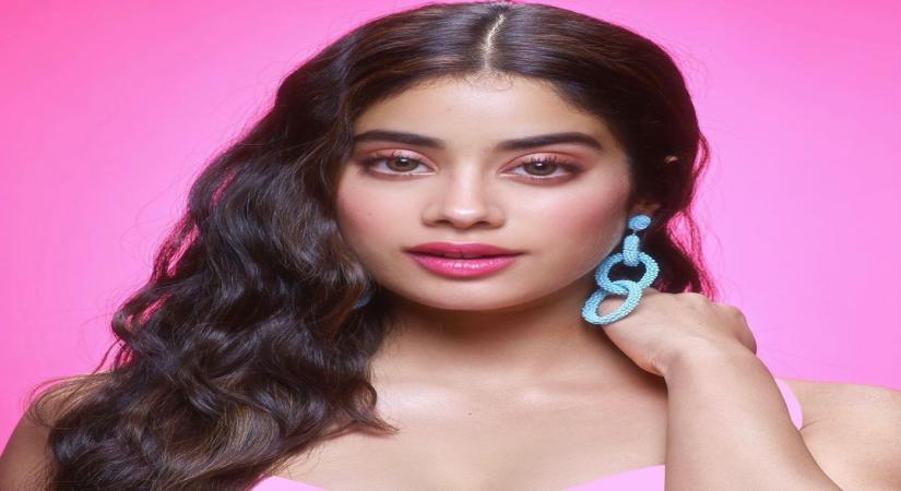 Janhvi Kapoor goes pink in glamour.