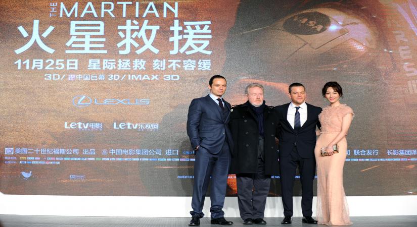 BEIJING, Nov. 21, 2015 (Xinhua) -- Actor Sebastian Stan, director Ridley Scott, actor Matt Damon and actress Chen Shu (from L to R) attend the premiere of "The Martian" in Beijing, capital of China, Nov. 20, 2015. "The Martian" will hit Chinese cinemas on Nov. 25. (Xinhua/Zhao Dingzhe/IANS) (dhf)