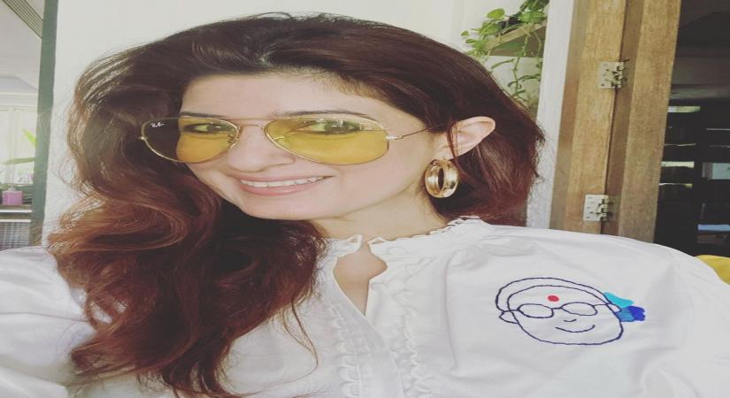 Twinkle Khanna flaunts her embroidery work