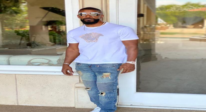 Jamie Foxx was once told to 'stick to the jokes', not try singing