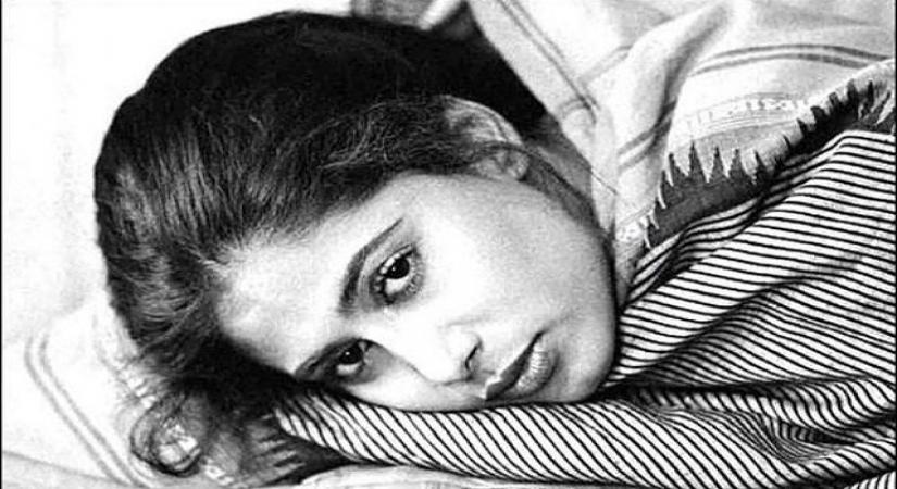 Prateik Babbar shares emotional tribute for his 'mama queen'