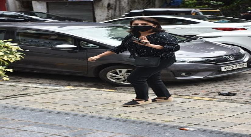 Neetu Kapoor confirms testing Covid positive