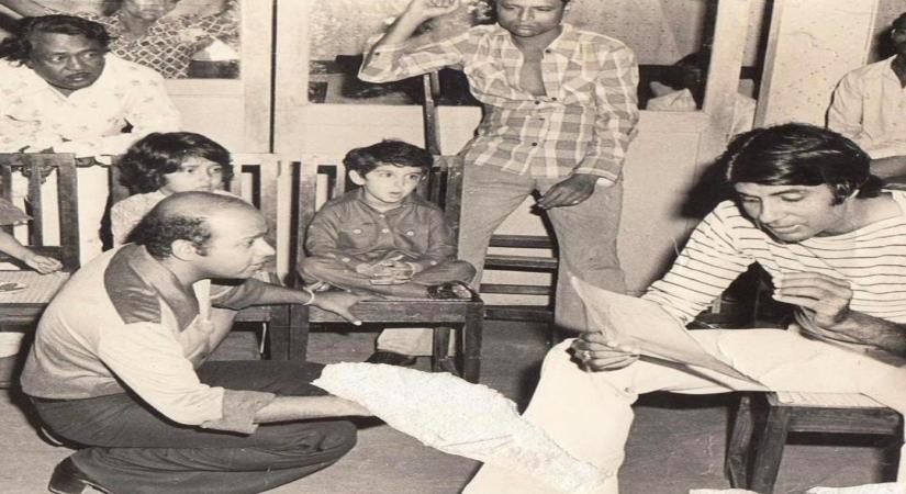 Big B's throwback pic from Mr Natwarlal set with Hrithik as a child