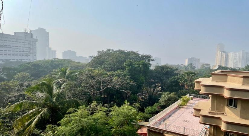 As smog covers Mumbai, B-Towners complain