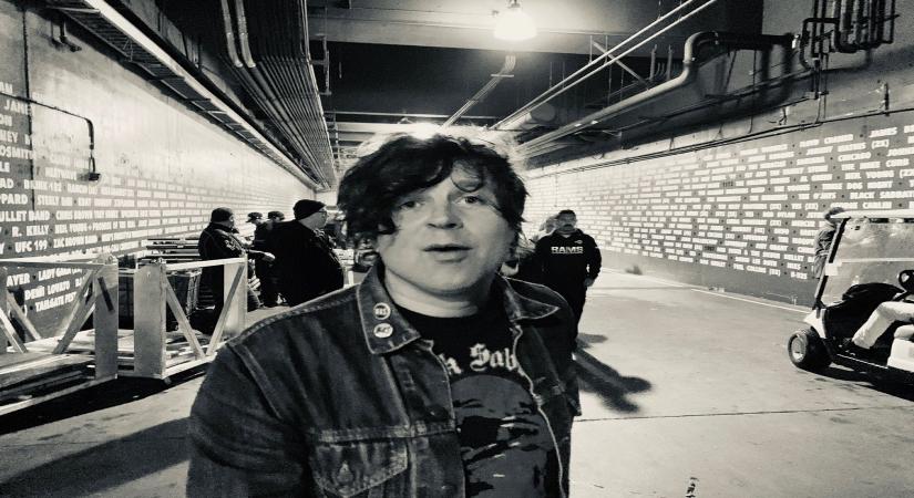 Ryan Adams 'cleared' by FBI in probe on 'sexting' underage fan. (Photo: Twitter/@TheRyanAdams)