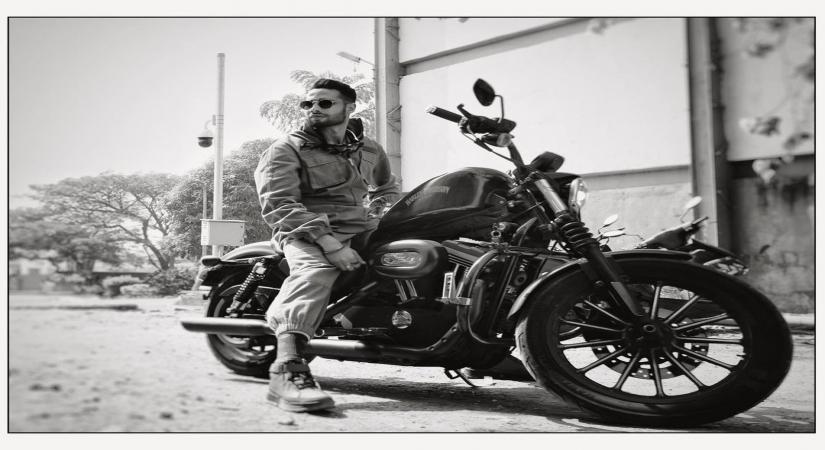 Siddhant Chaturvedi invite fans for a superbike ride (Credit: Instagram)