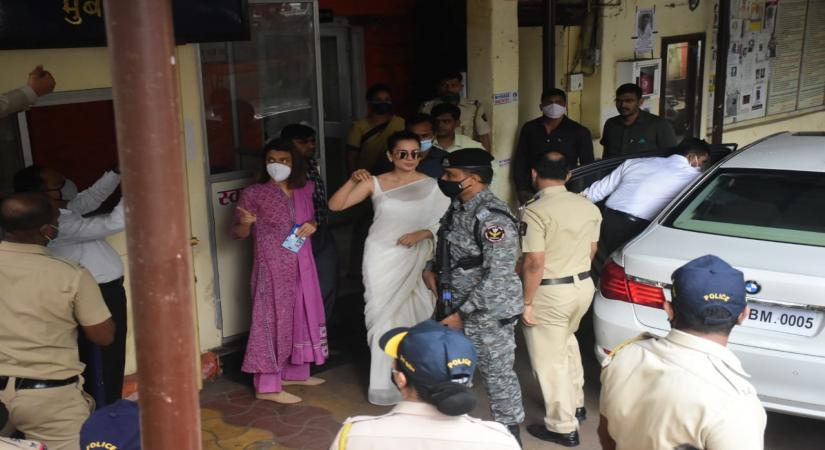 Mumbai: Actress Kangana Ranaut accompanied by her sister Rangoli Chandel, arrives at Bandra police station in Mumbai on Jan 8, 2021. Kangana on Friday reached the Bandra police station to record her statement in a case related to sedition and other charges. The Bandra police had registered an FIR against Ranaut and her sister Rangoli Chandel for allegedly promoting enmity between communities through their remarks in October. (Photo: IANS)