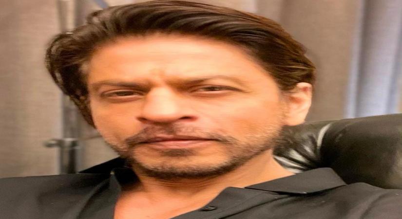Shah Rukh Khan asks if he is 'affable', fans respond