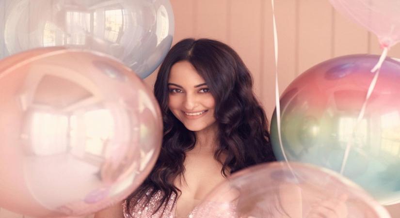 Sonakshi moves on to 2021 'with an open heart' (Credit: Instagram)