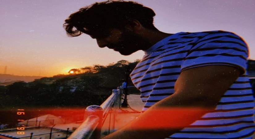 Ayushmann Khurrana turns on his poet mode for latest post.(photo:instagram)