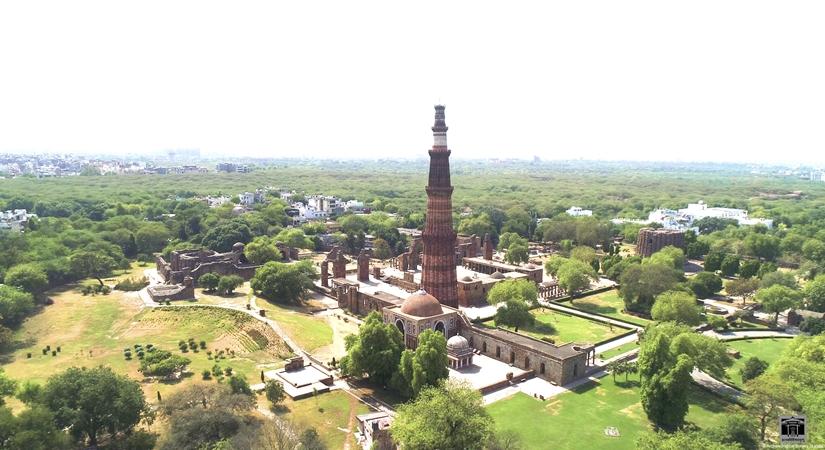 Areal view of qutub