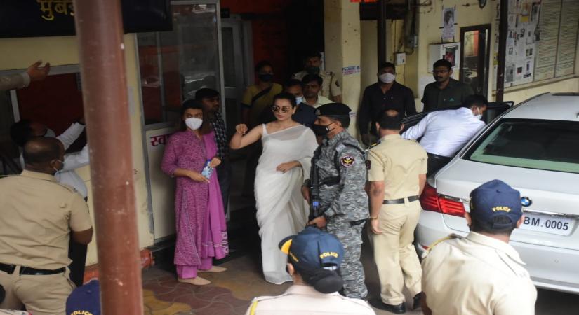 Mumbai: Actress Kangana Ranaut accompanied by her sister Rangoli Chandel, arrives at Bandra police station in Mumbai on Jan 8, 2021. Kangana on Friday reached the Bandra police station to record her statement in a case related to sedition and other charges. The Bandra police had registered an FIR against Ranaut and her sister Rangoli Chandel for allegedly promoting enmity between communities through their remarks in October. (Photo: IANS)