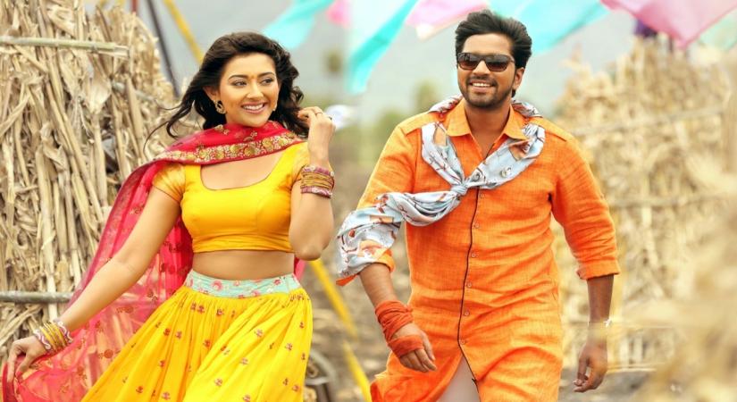 Actress Pooja Jhaveri feels Telugu star Allari Naresh has great comic timing, and says that he can make people laugh even with a straight face.