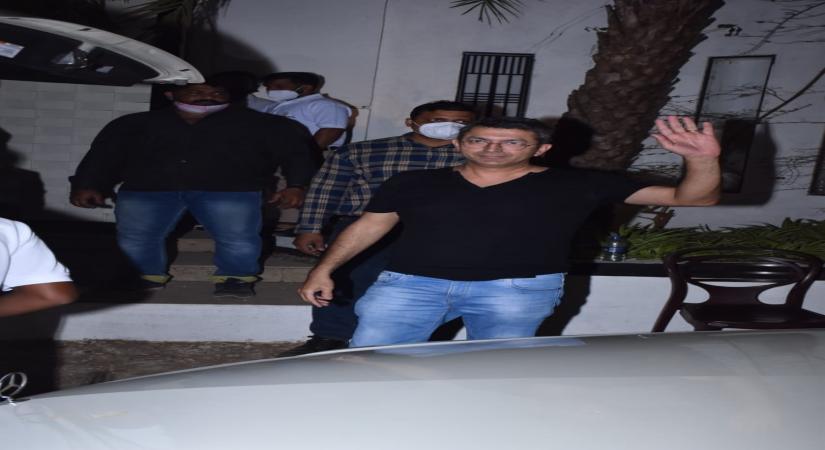 Mumbai:   Indian Filmmaker Kunal Kohli Reaches at Alibaug for Bollywood Actor Varun Dhawan's Wedding  on 23 jan 2021. (Photo: IANS)