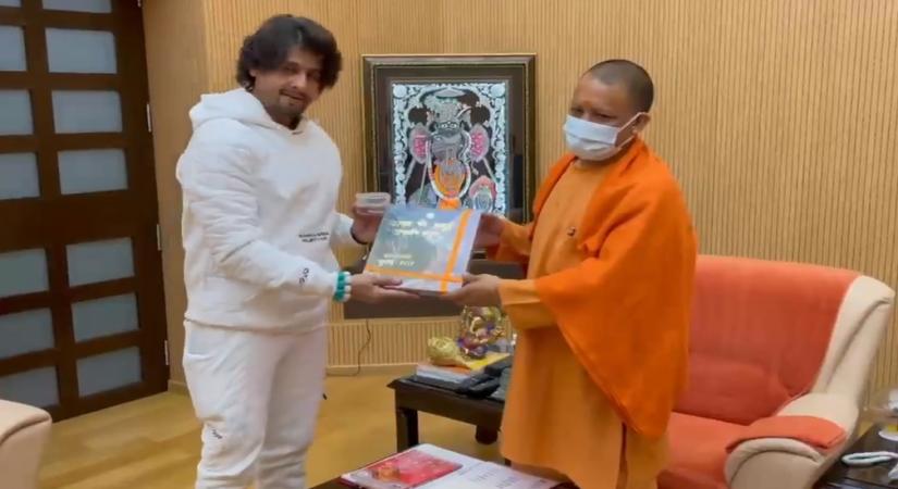 Sonu Nigam meets Yogi after visiting Ayodhya.