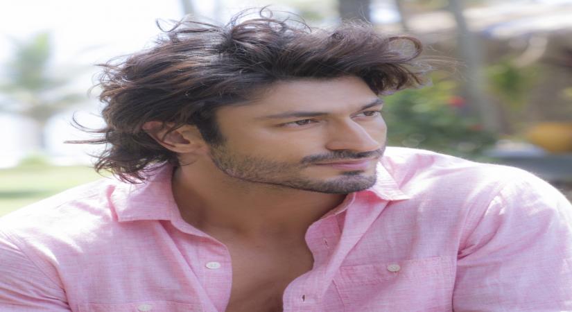 Vidyut Jammwal dedicates 'Teri mitti' song to mothers of stuntmen