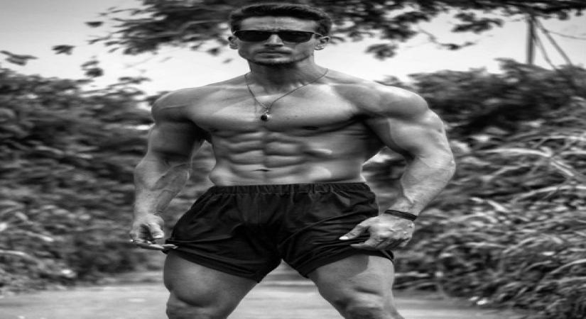 Tiger Shroff flaunts shirtless beef in new monochrome photo.(photo:instagram)