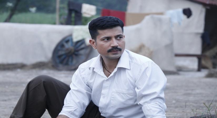 Sumeet Vyas felt like he was acting in a play while shooting for Mahesh Manjrekar's upcoming web series, 1962: The War In The Hills. The reason, he explained, is because both Manjrekar and he come from a theatre background.
