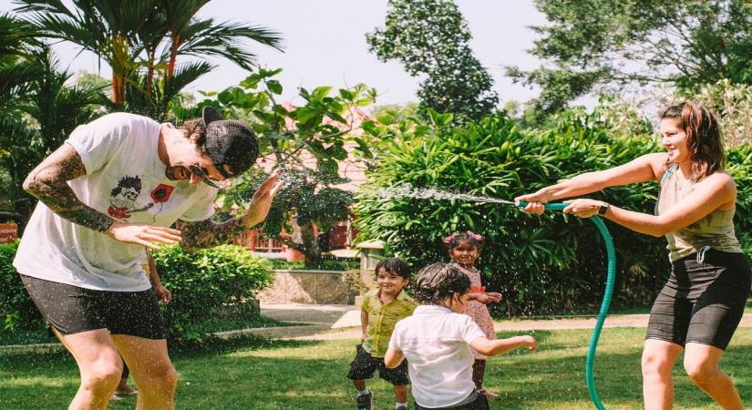 Sunny Leone feels 'beyond blessed' to have Nisha, Noah, Asher.(photo:instagram)