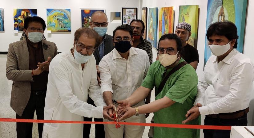 Jehangir Art Gallery opens with celebrated artist Bibhuti Adhikary's show, art installation ‘The Rolling Painting’, made with 594 PVC Pipes biggest attraction for Mumbaikars