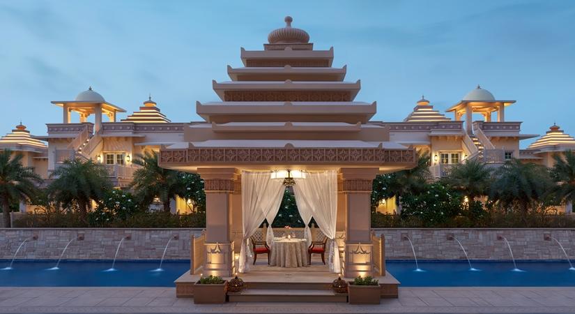 Gazebo Dining Experience, ITC Grand Bharat.