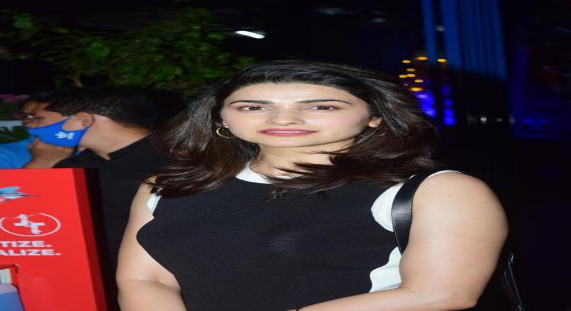 Prachi Desai set to make OTT debut with murder mystery film