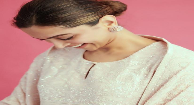 Deepika Padukone defines February with blush pink mood.(photo:instagram)