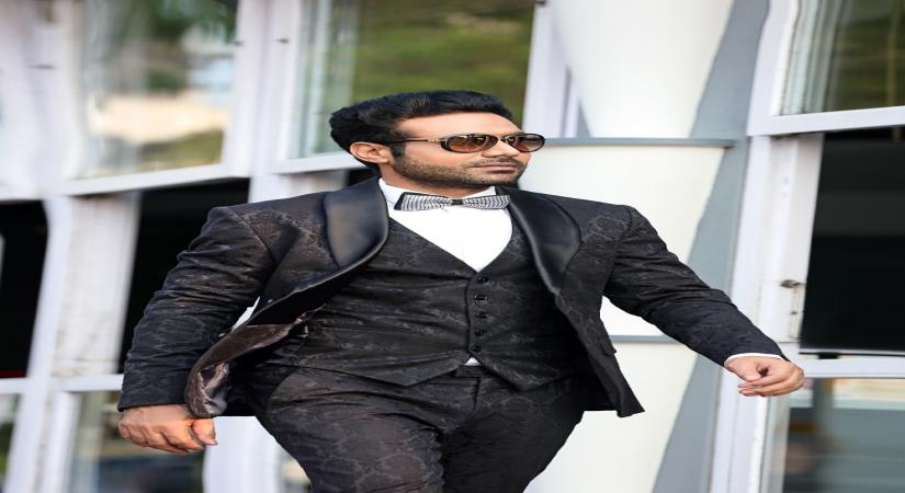 Actor Salim Diwan has revealed that he has adopted 12 children, and he looks after their education. He points out there is a stigma around adoption in our country.