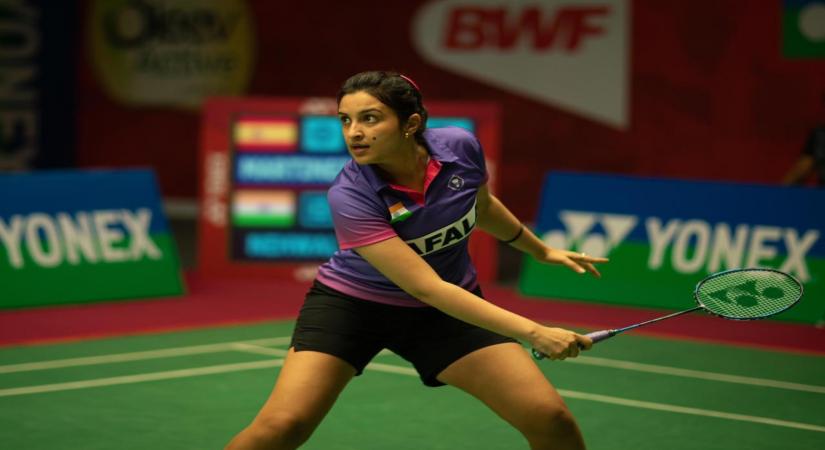 Saina: Plays to gallery (IANS Review; Ratingr.