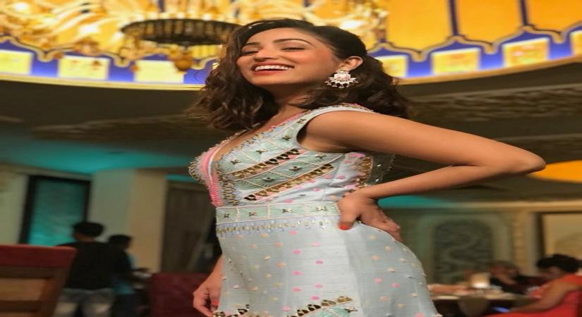 Bollywood actress Yami Gautam has shared steps on how to get the perfect picture on her social media platform. (Instagram)