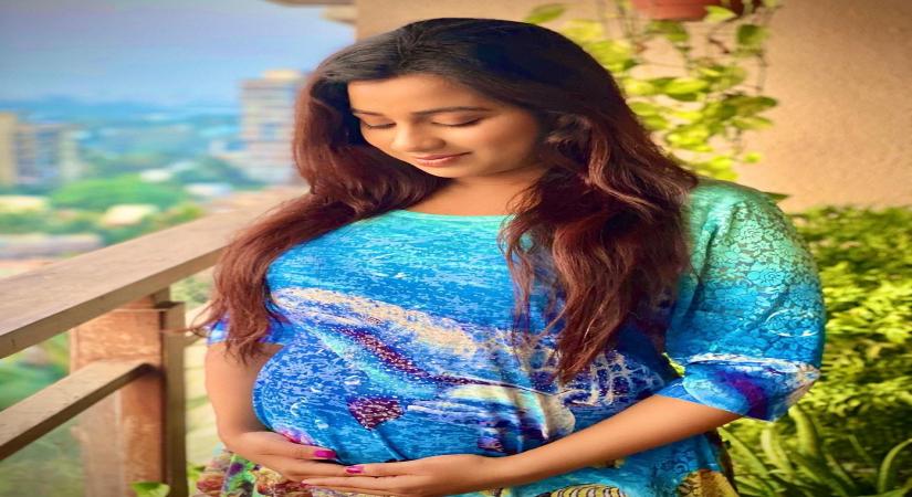 Shreya Ghoshal announces pregnancy.(photo:Instagram)