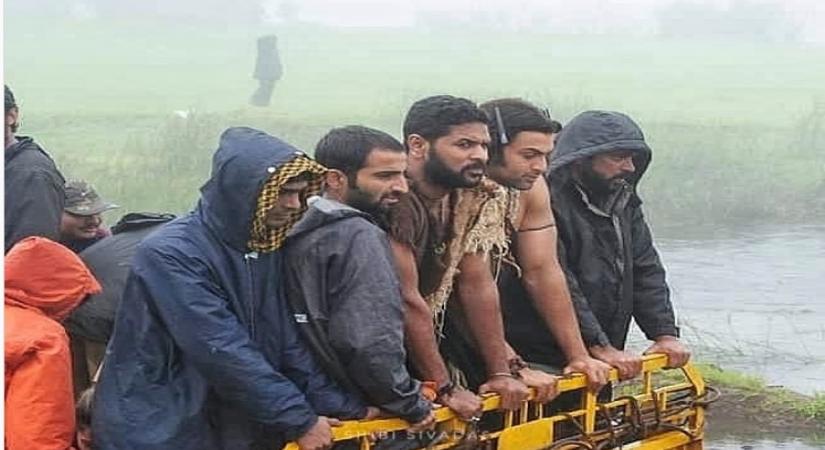 Prithviraj shares 'Urumi' throwback pic: '10 years to this epic'.